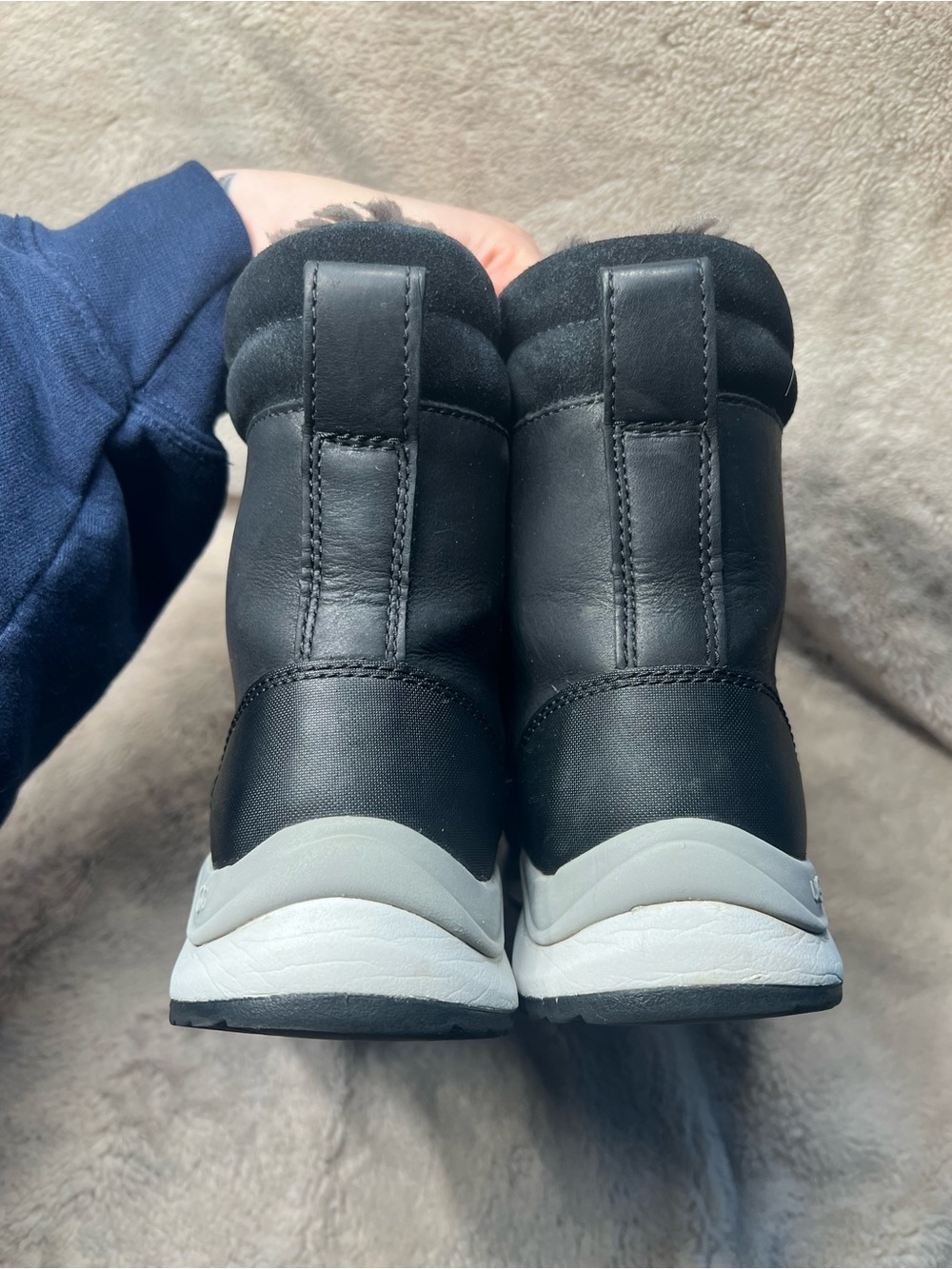 UGG Zaydie waterproof winter boots in black leather with a sheepskin lining 7.5 - Picture 6 of 7